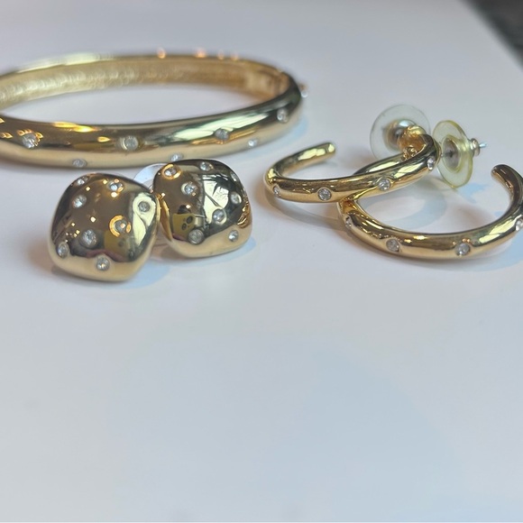 Vintage early 90s Gold tone hoop earrings, studs, and bangle bracelet set. - Picture 2 of 6